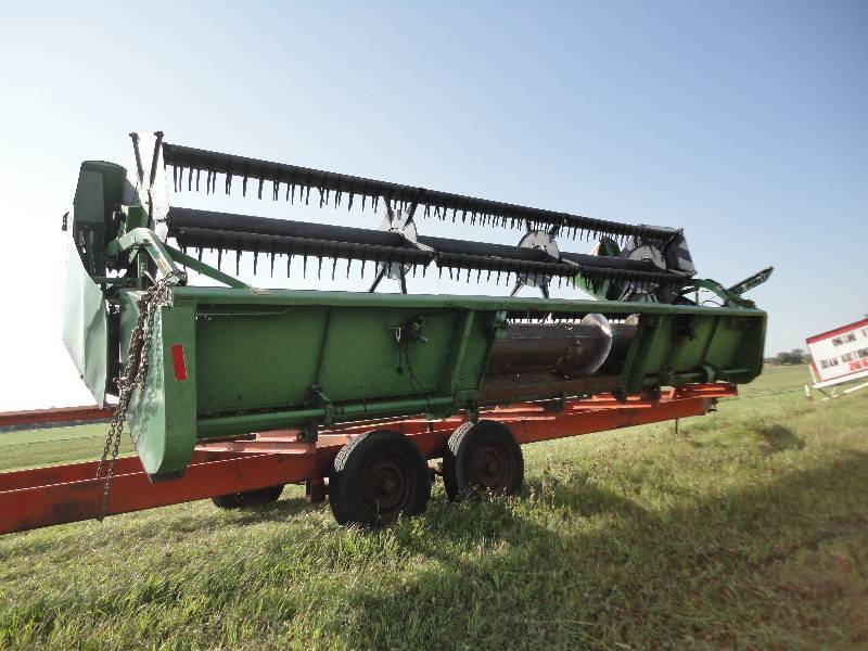 John Deere 920 Bean Head Farm Machinery Quam Auctions KBID