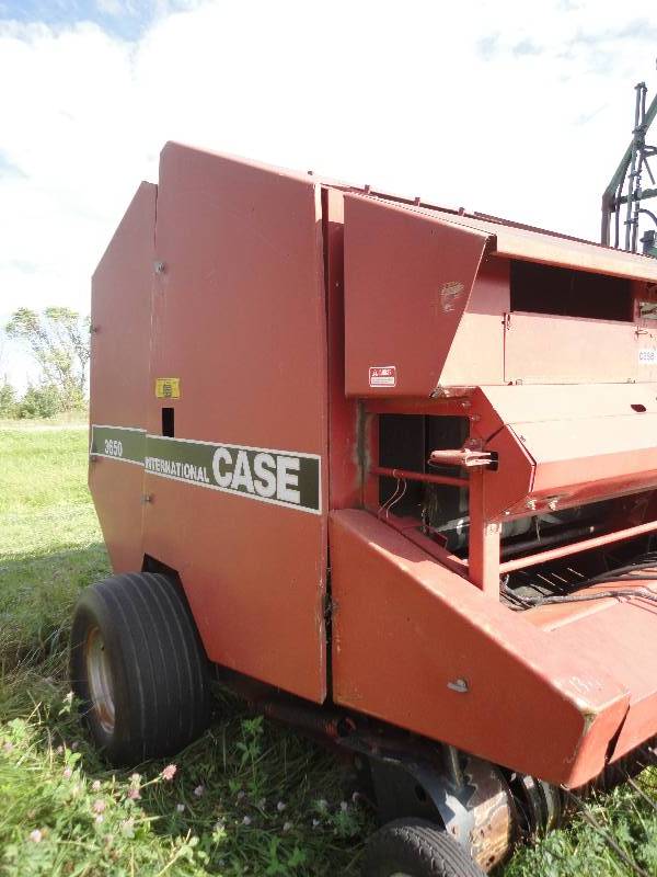 Case 3650 Round Baler