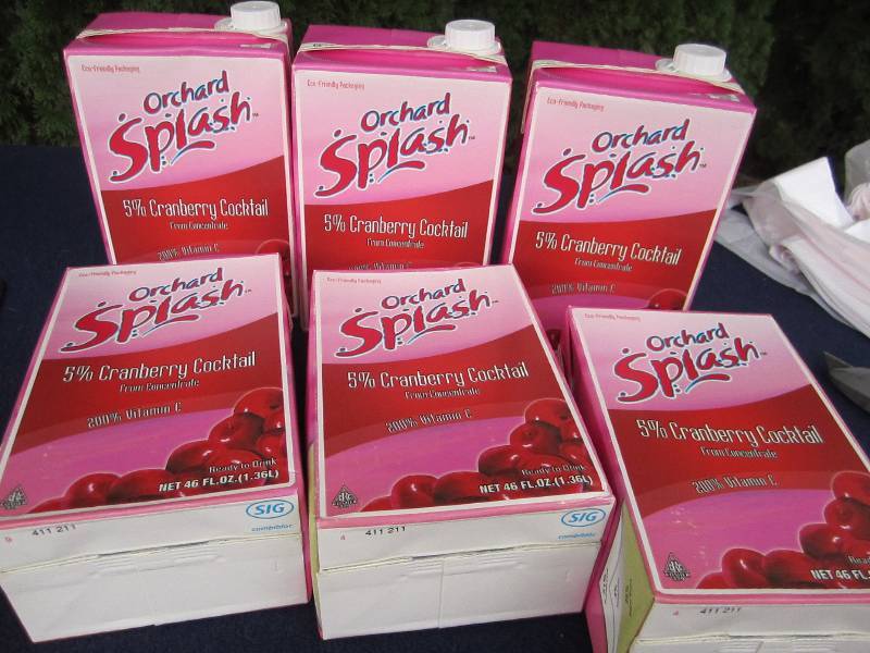 6  46 oz Orchard splash 5 % cranber...