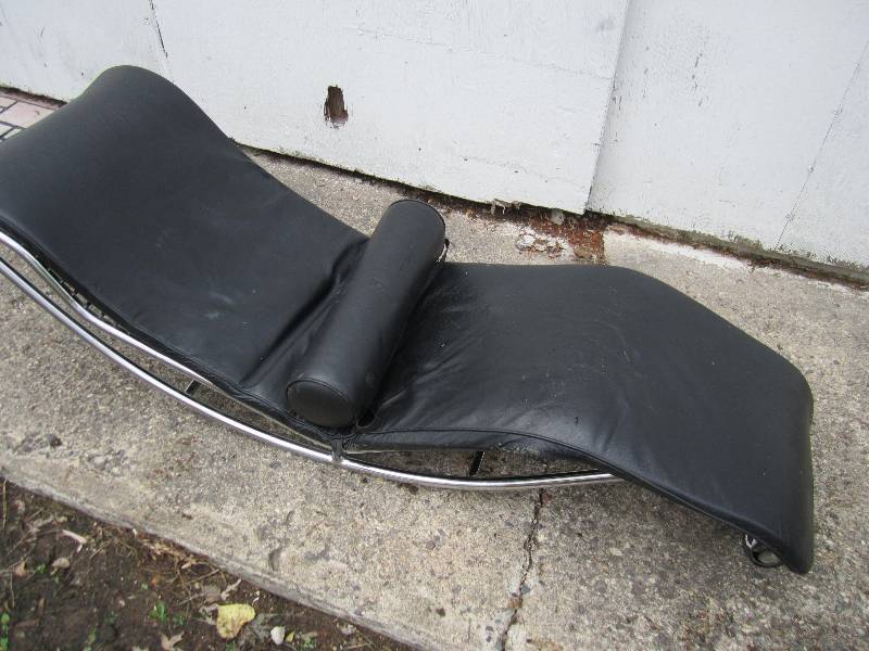 lot 37 image: Relaxation chair...