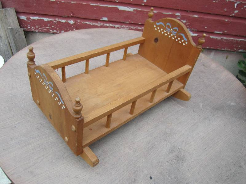 lot 56 image: Rocking cradle 21 long...