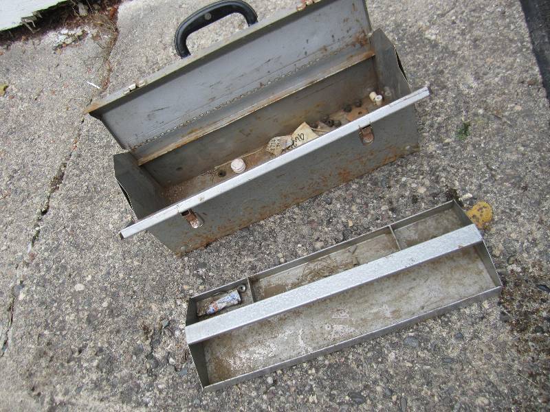 lot 59 image: Vintage tool box...