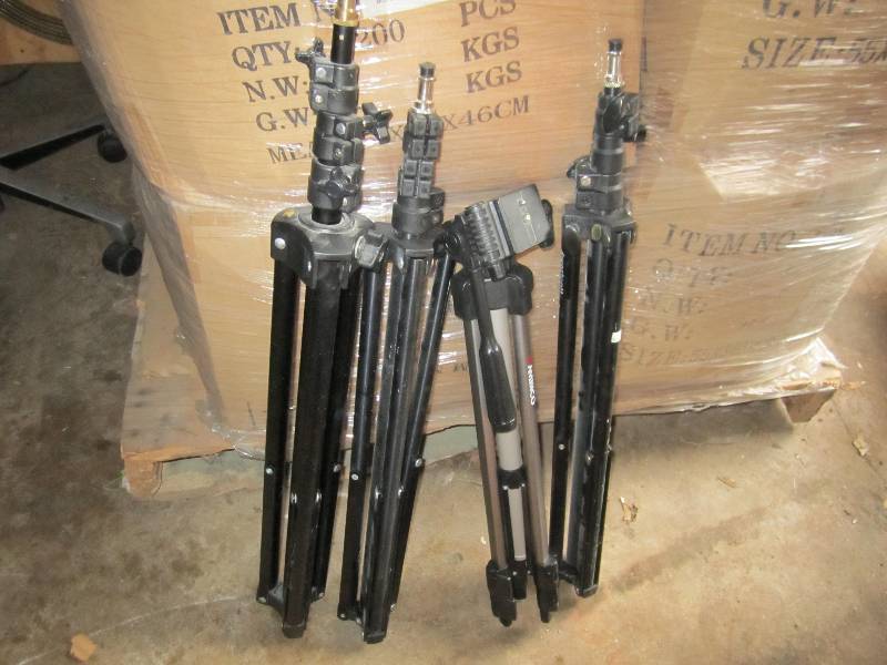 lot 69 image: Lot of tri pods...