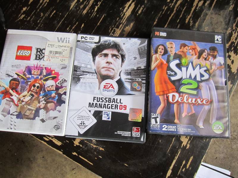 lot 75 image: PC and Wii games...