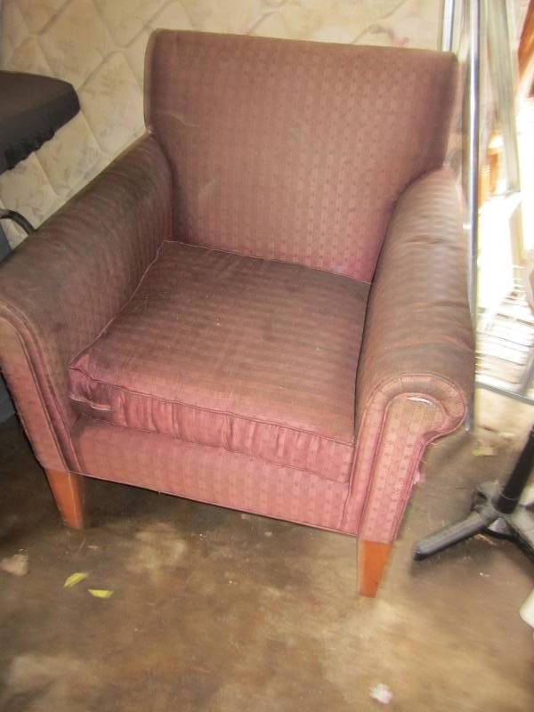 lot 82 image: Upholstered chair...