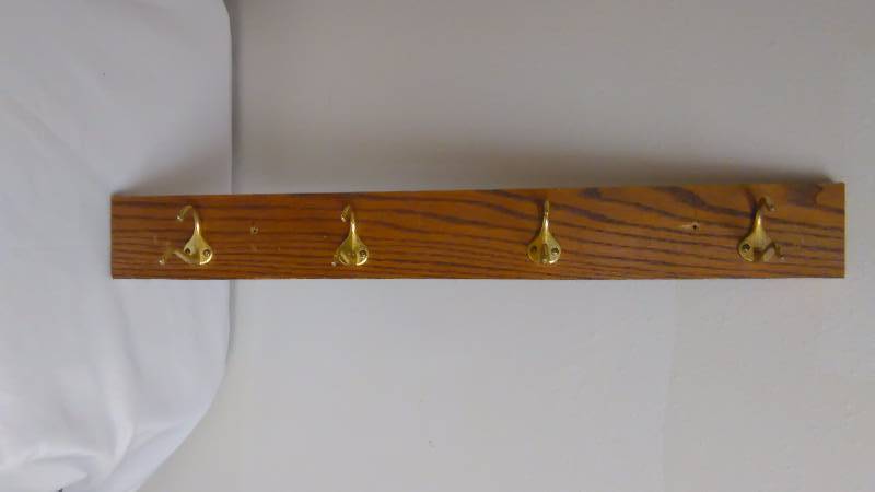 lot 5 image: Oak Coat Hanger