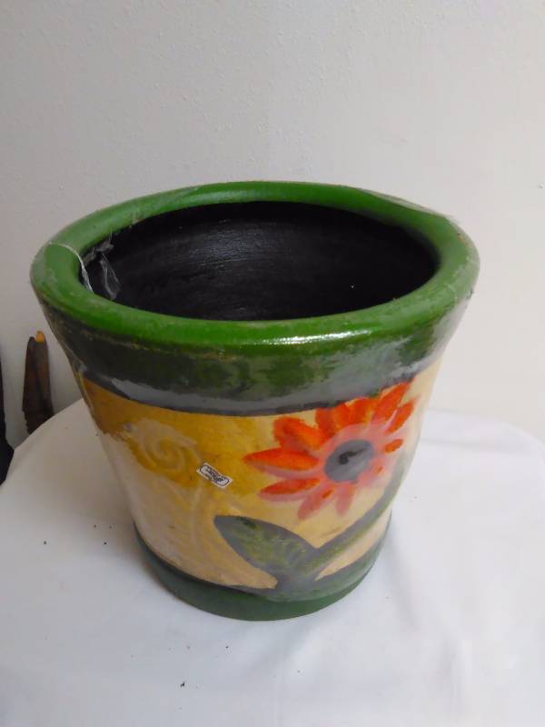 lot 12 image: Large Hand painted Mexican Clay PotteryPlanter
