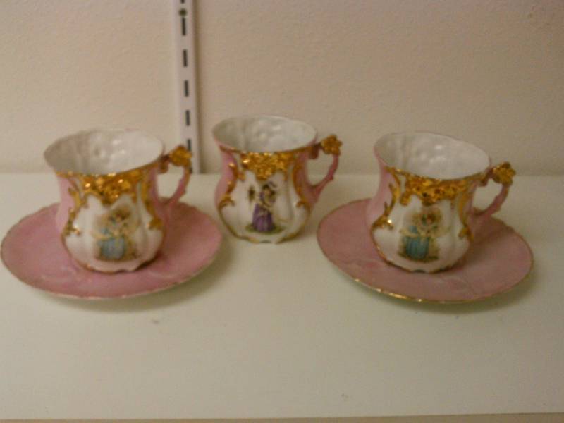 lot 66 image: Vintage Pink and Gold cups (3) and saucers