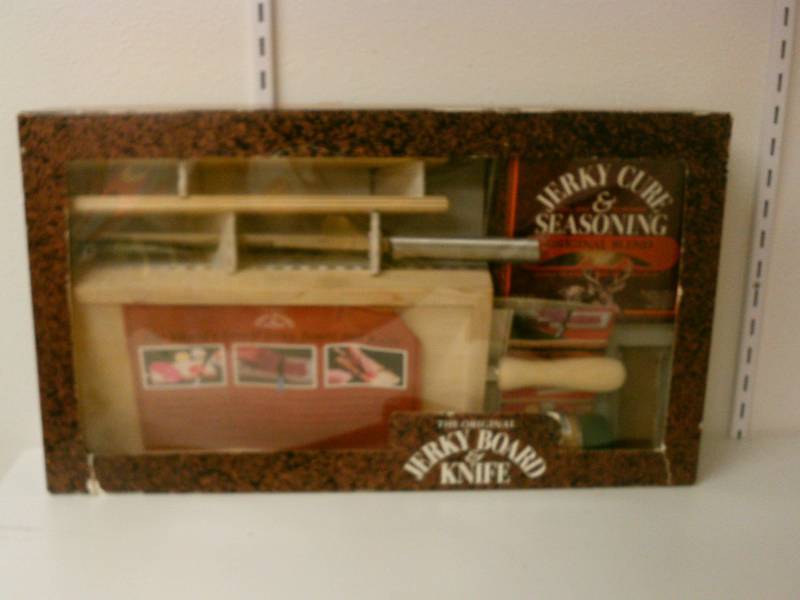 lot 83 image: The Original Jerky Board &Knife