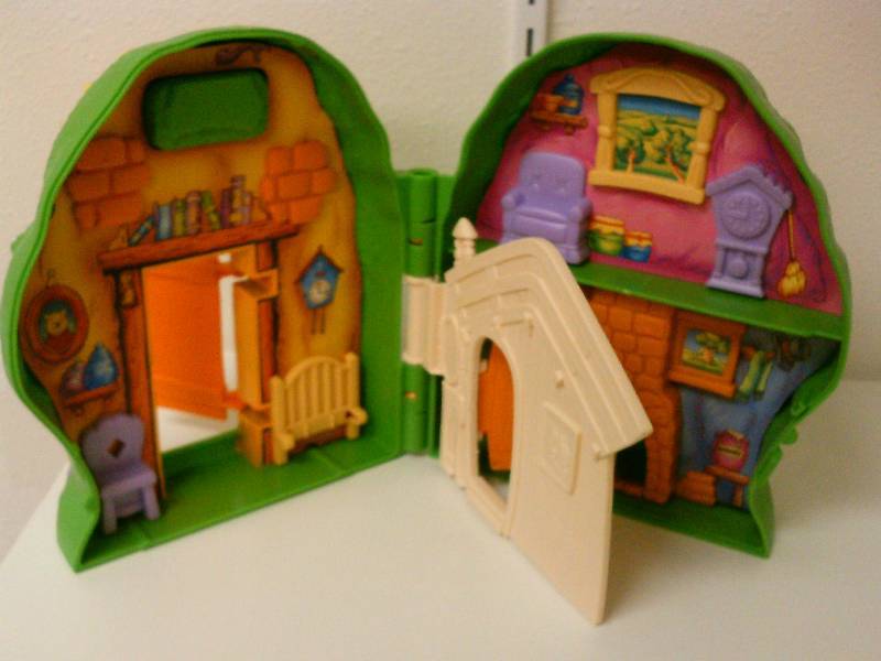 lot 99 image: Disney Winnie the Pooh Mr Sanders Folding Tree House JUST HOUSE
