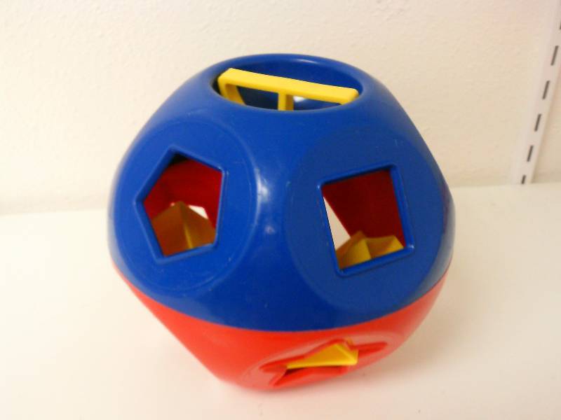 lot 100 image: Tupperware Tuppertoys Shape-O-Ball Shape Sorter Ball Complete wAll 10 Shapes
