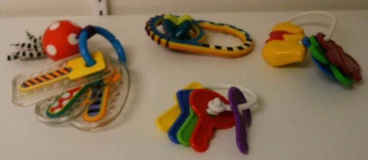 lot 117 image: Baby teethingactivity rings, Winnie the pooh lot of 4