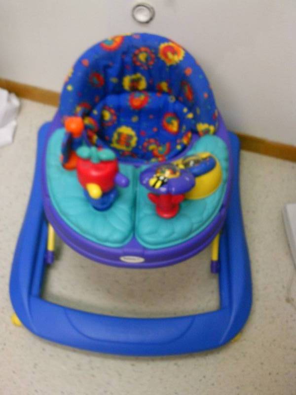 lot 119 image: Safety 1st Natures Friends Baby Steps Walker and activity Center.