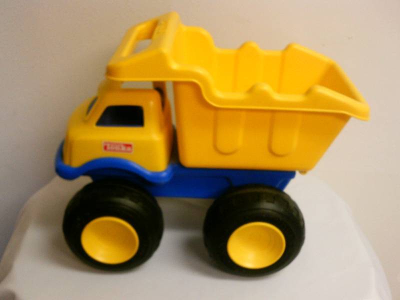tonka plastic dump truck with handles