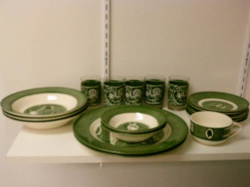 lot 133 image: Vintage Stoneware, Farmhouse style lot of 17