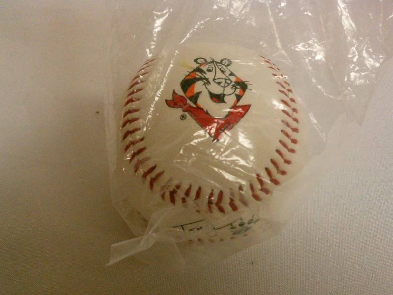 lot 148 image: Kelloggs frosted Flakes, Baseball