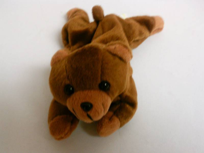 lot 160 image: Zangeen made pellet bear