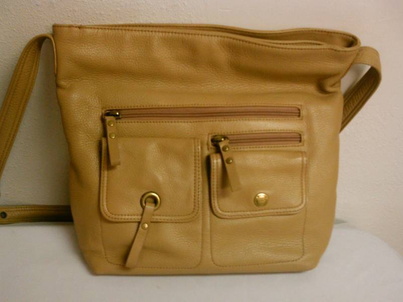 lot 163 image: Stone Mountain beige  tan leather bag,