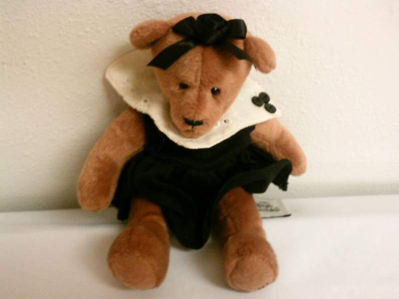 lot 170 image: DIMPLES Ganz Cottage Collectibles Teddy Bear