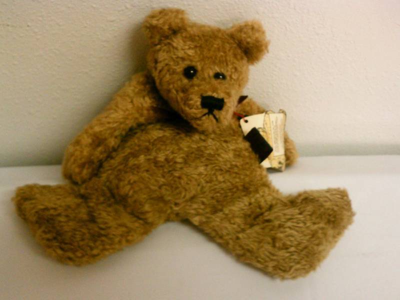 lot 178 image: Boyds Bears Plush Hadley Flaski