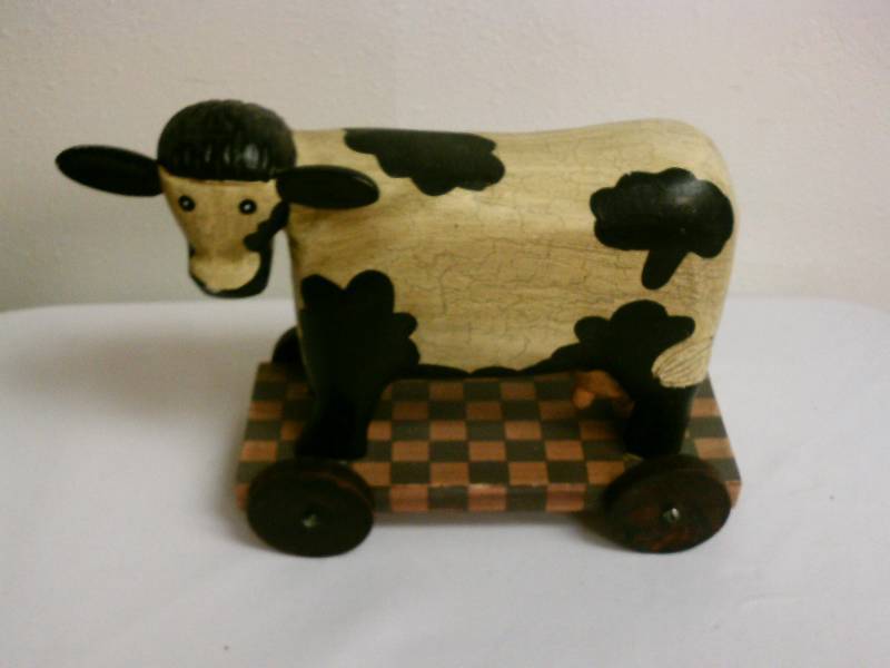lot 190 image: Americana Art Dcor, Cow