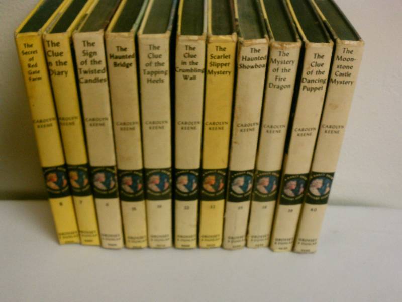 lot 194 image: Vintage Nancy Drew Books, lot of 11