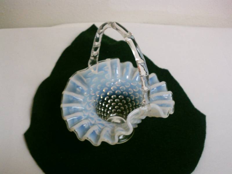 lot 211 image: Vintage bubble glass dish