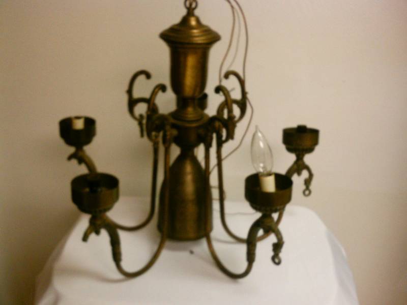 lot 213 image: Vintage five up light Chandelier, with a center down light
