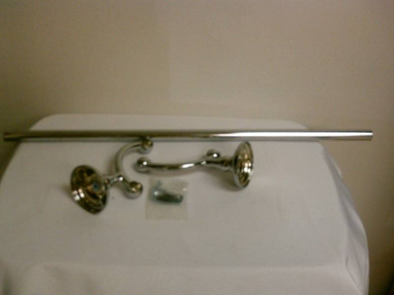 lot 221 image: 24 Chrome Towel bar with mounting hardware