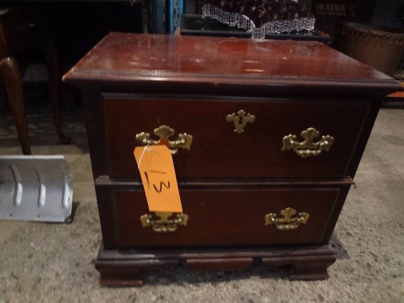 lot 13 image: Night Stand