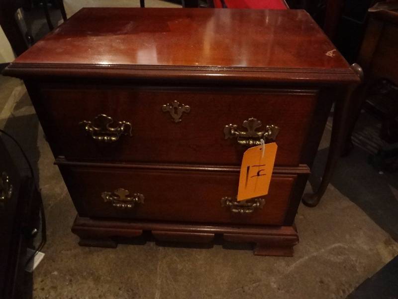 lot 14 image: Night Stand