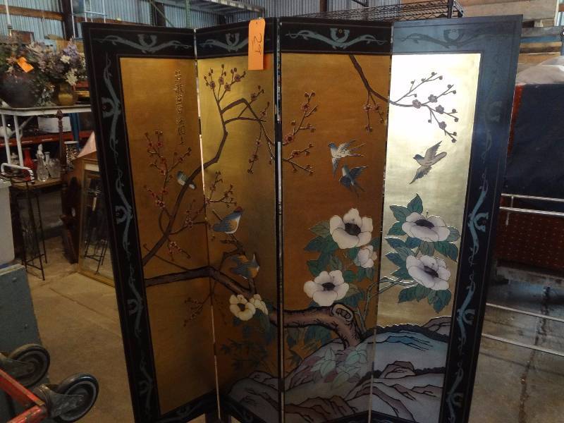 lot 29 image: Very Beautiful Chinese Divider
