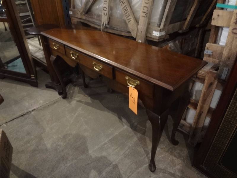 lot 39 image: Very Nice Sofa Table