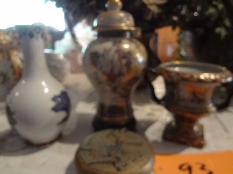 lot 93 image: Oriental Vases