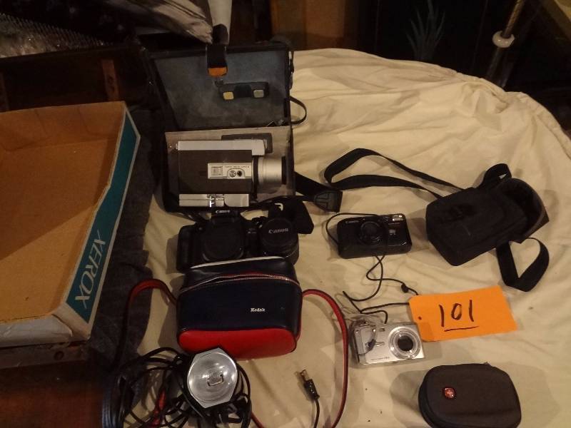 lot 101 image: Vintage Cameras