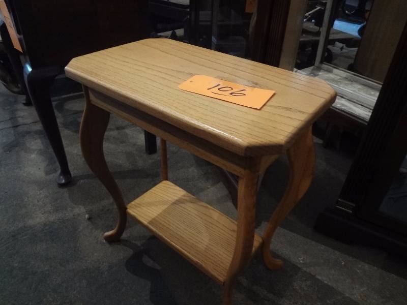 lot 106 image: Side Table