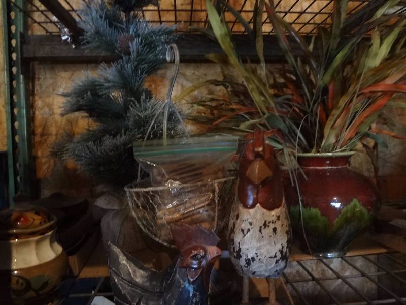 lot 118 image: Fake Plants