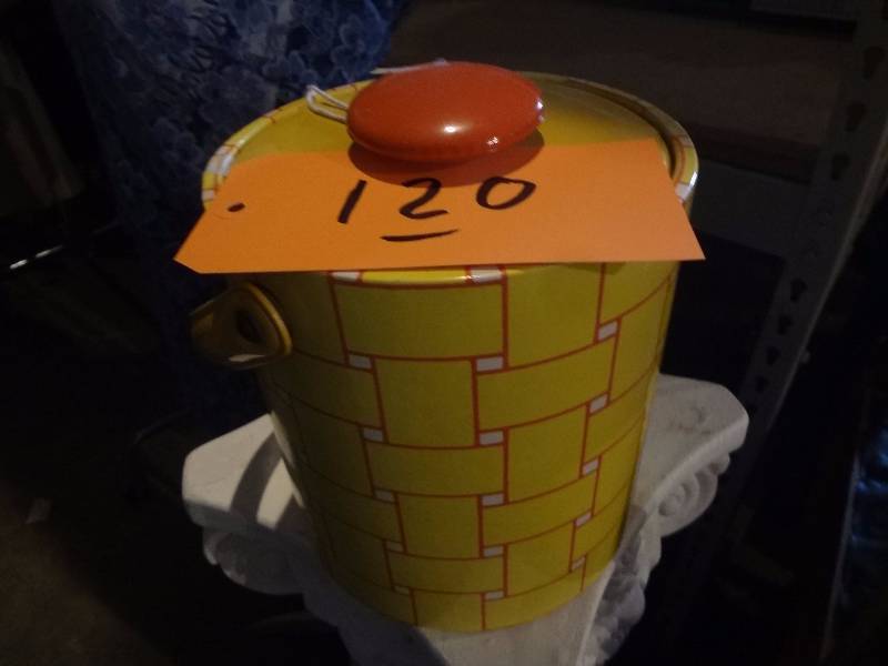 lot 120 image: 70s Plaid Ice Bucket