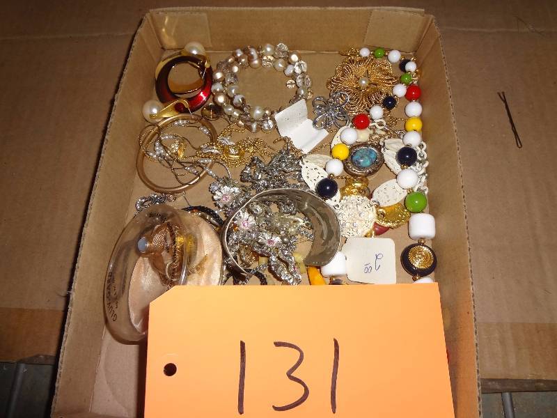 lot 131 image: Costume Jewelry