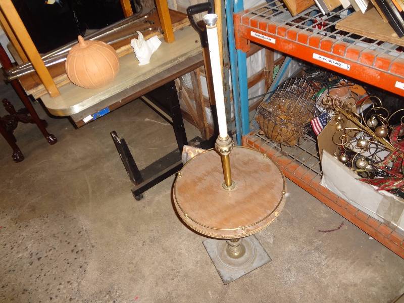 lot 136 image: Lamp Table