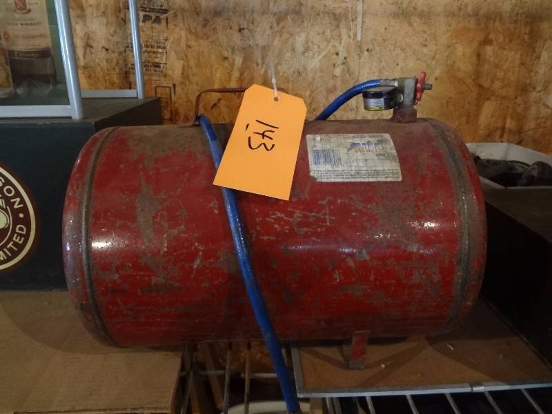 lot 143 image: Air Tank