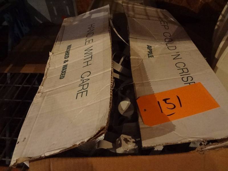 lot 151 image: Lot of 38 Trak Lites