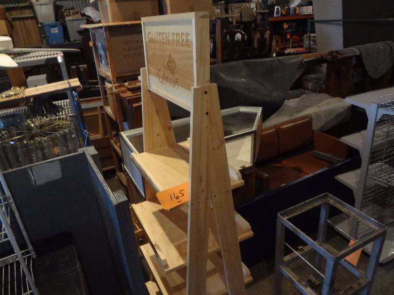 lot 165 image: Wooden Display Rack