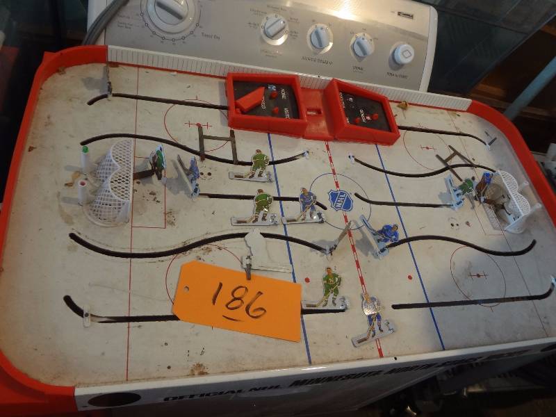 lot 186 image: Vintage North Star Hocket Game