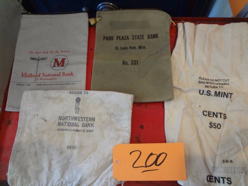 lot 200 image: Money Bags
