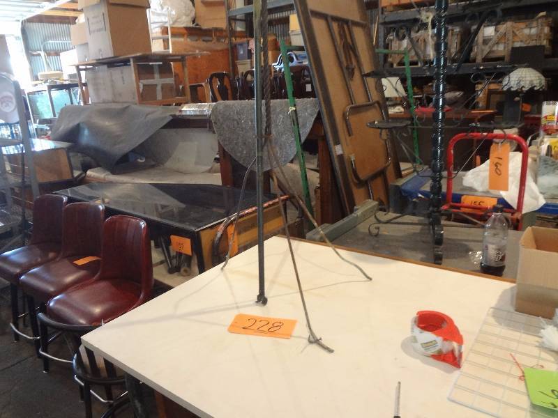 lot 228 image: Lightning Rod