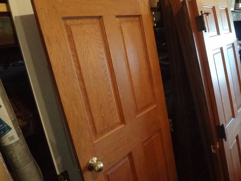 lot 258 image: (5) Doors