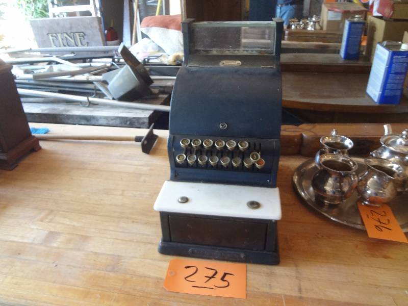 lot 275 image: Old National Cash Register