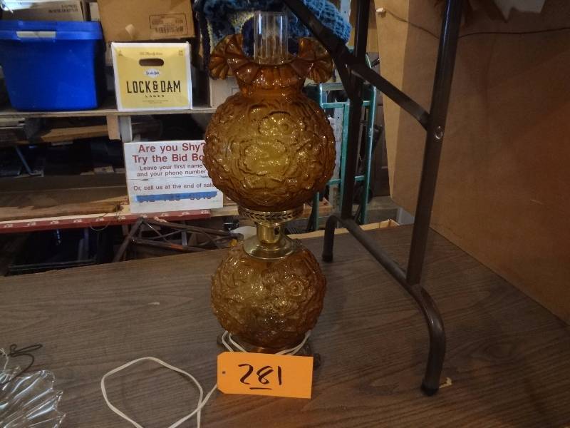 lot 281 image: Seventies Lamp
