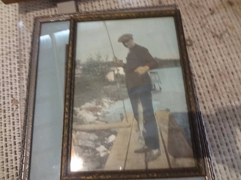 lot 300 image: FramesPrints
